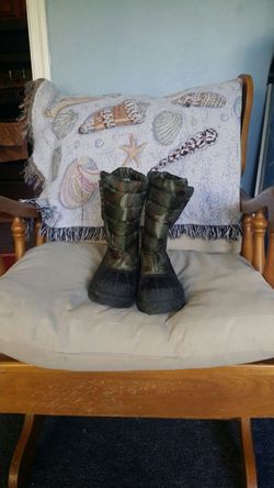 Camouflage boots