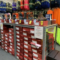 Wolverine Work Boots Available / Prices Vary / Precios Varean