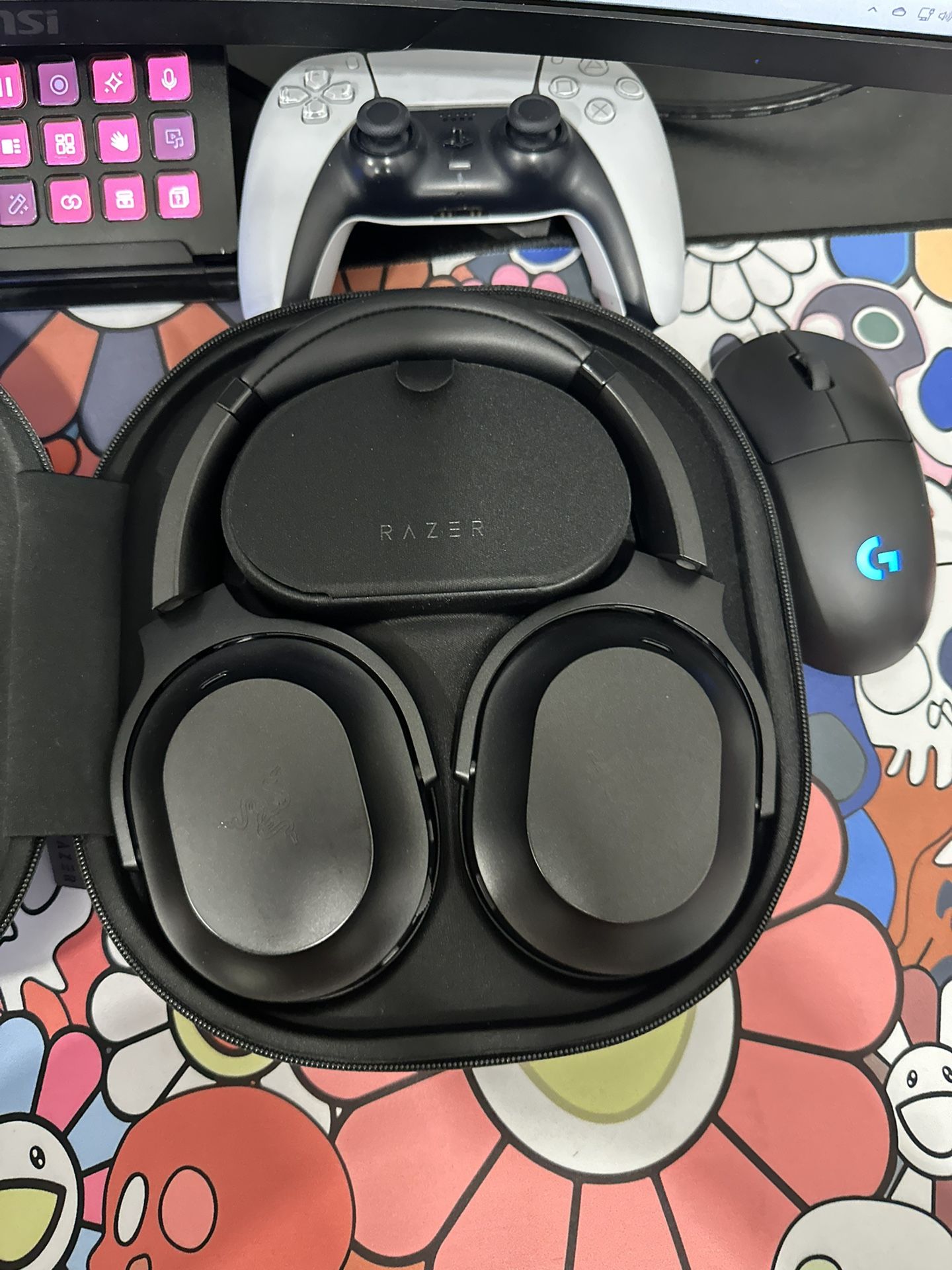 Razer Barracuda Pro Wireless Gaming & Mobile Headset (PC, PlayStation, Switch, Android, iOS): Hybrid ANC - 2.4GHz Wireless + Bluetooth - THX AAA - 50m
