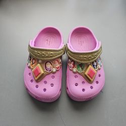 Disney Crocks Size 7 T