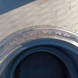 2 Llantas 275 40 R17 Goodiyear Eagle 