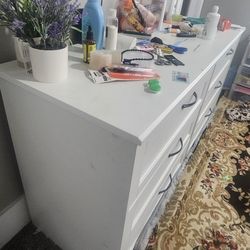 Dresser Make Offers 