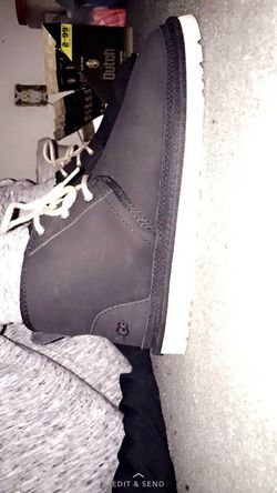 Size 6 men's UGG boots