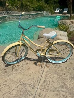 Woman’s Huffy ‘Good Vibrations’ Beach Cruiser