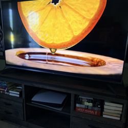 TCL 65 PULGADAS CLASS 6-SERIES 4K UHD DOLBY VISION HDR ROKU SMART TV - 65R615