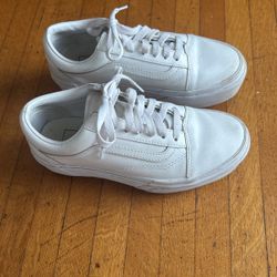Woman’s Platform Vans 6.5