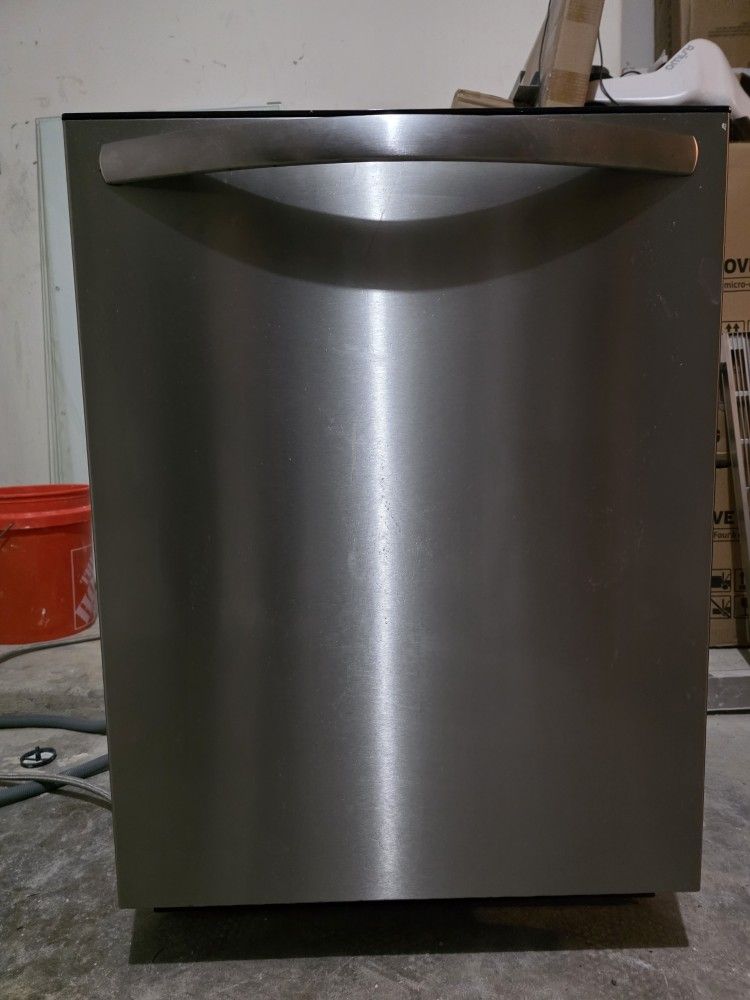 Frigidaire 24" Built-in Dishwasher with EvenDry