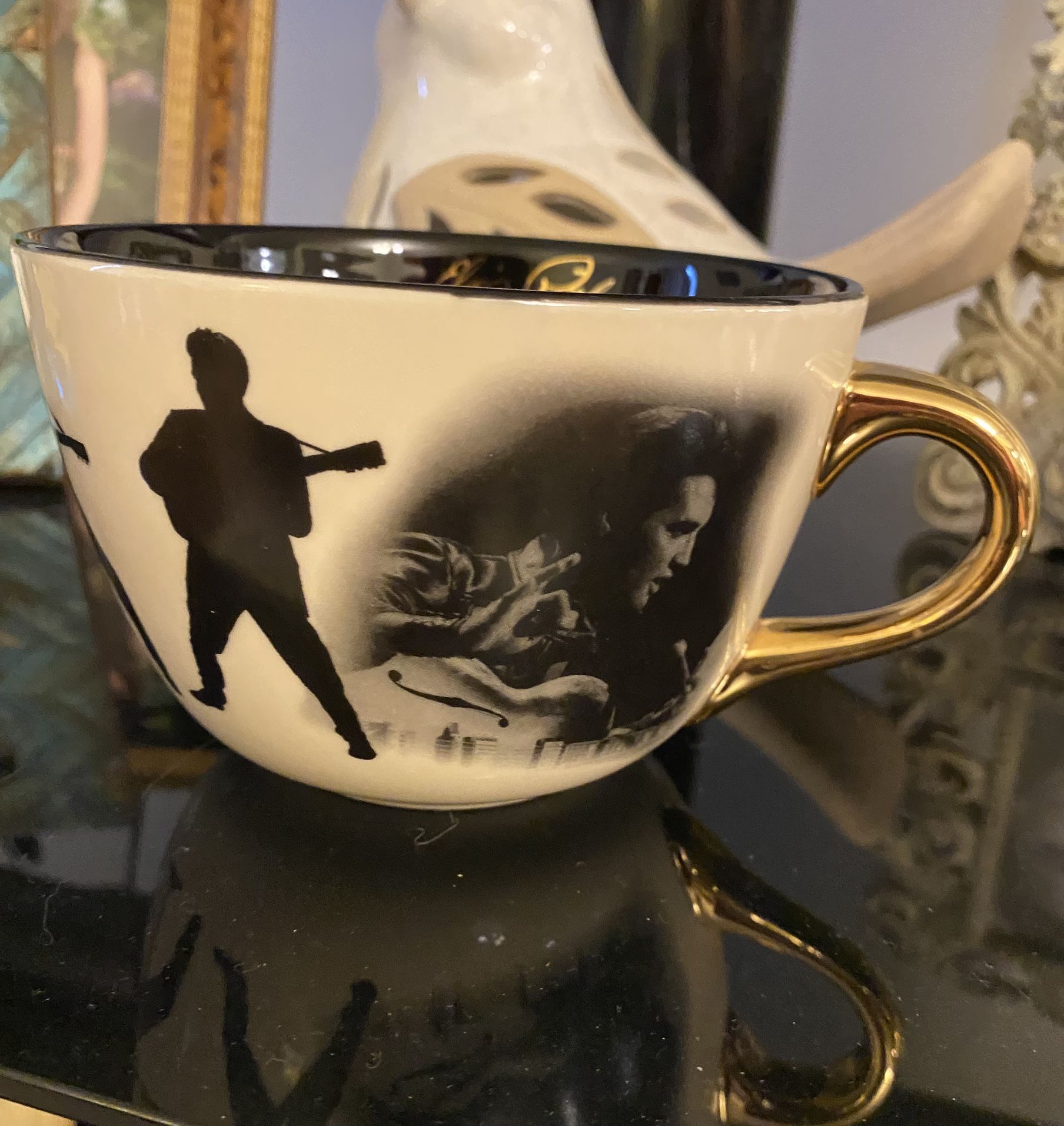 ELVIS PRESLEY SILHOUETTE  2003 OVERSIZED COFFEE CUP  $10 