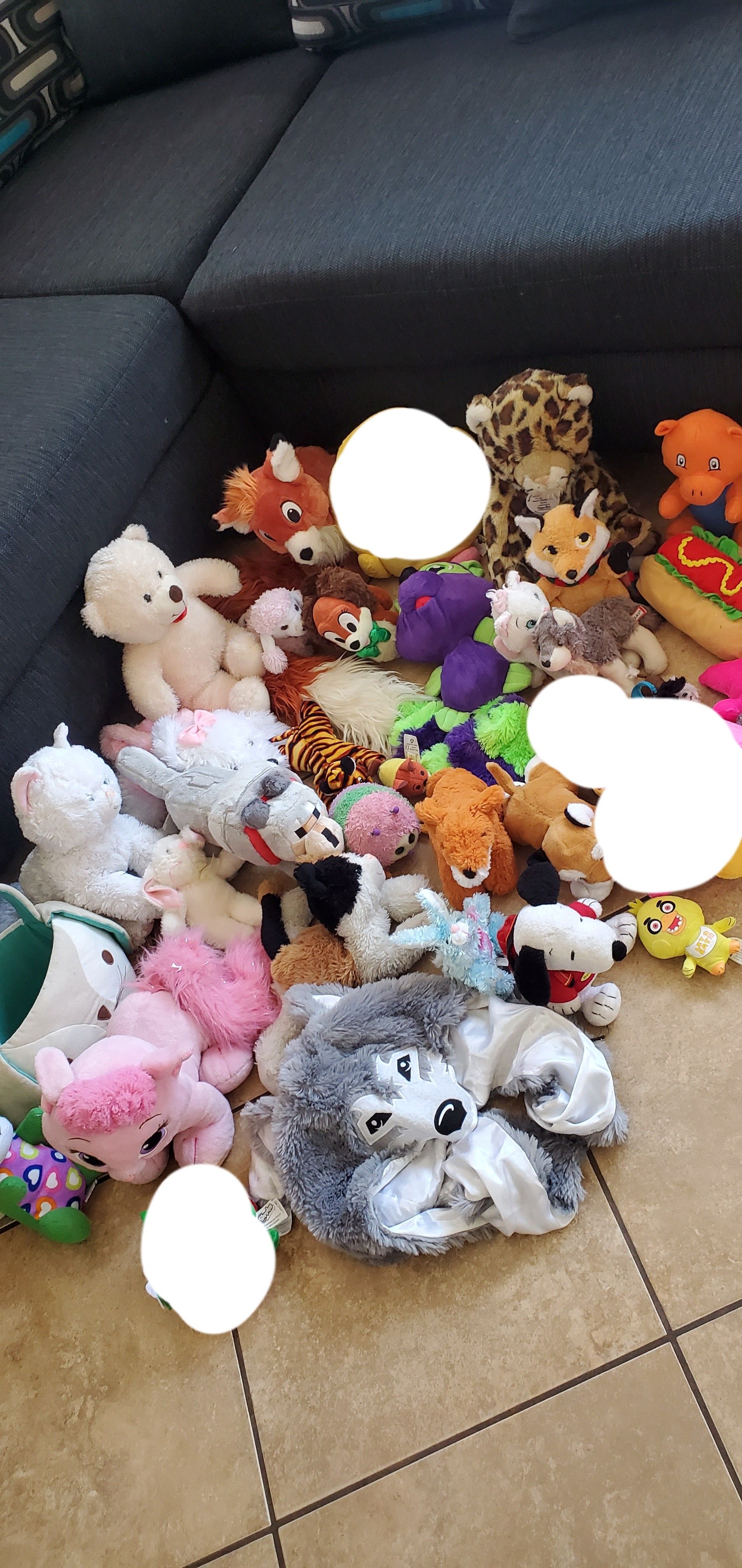 Stuffed animals lot