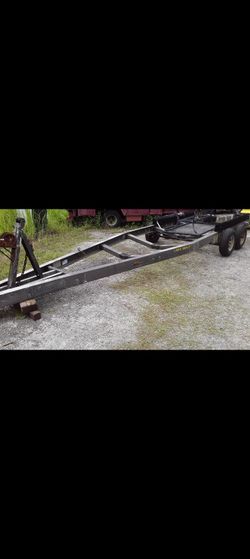 Aluminum boat trailer 19 to 26