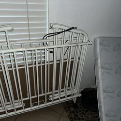 LA Baby Portable Crib