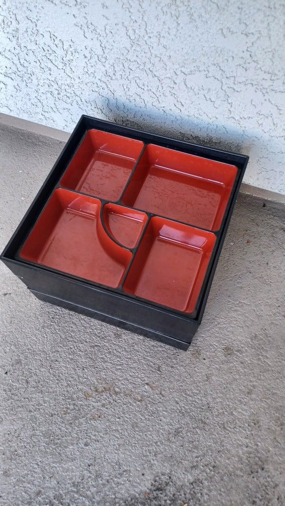 3 Bento Boxes And 6 Pairs Of Chopsticks