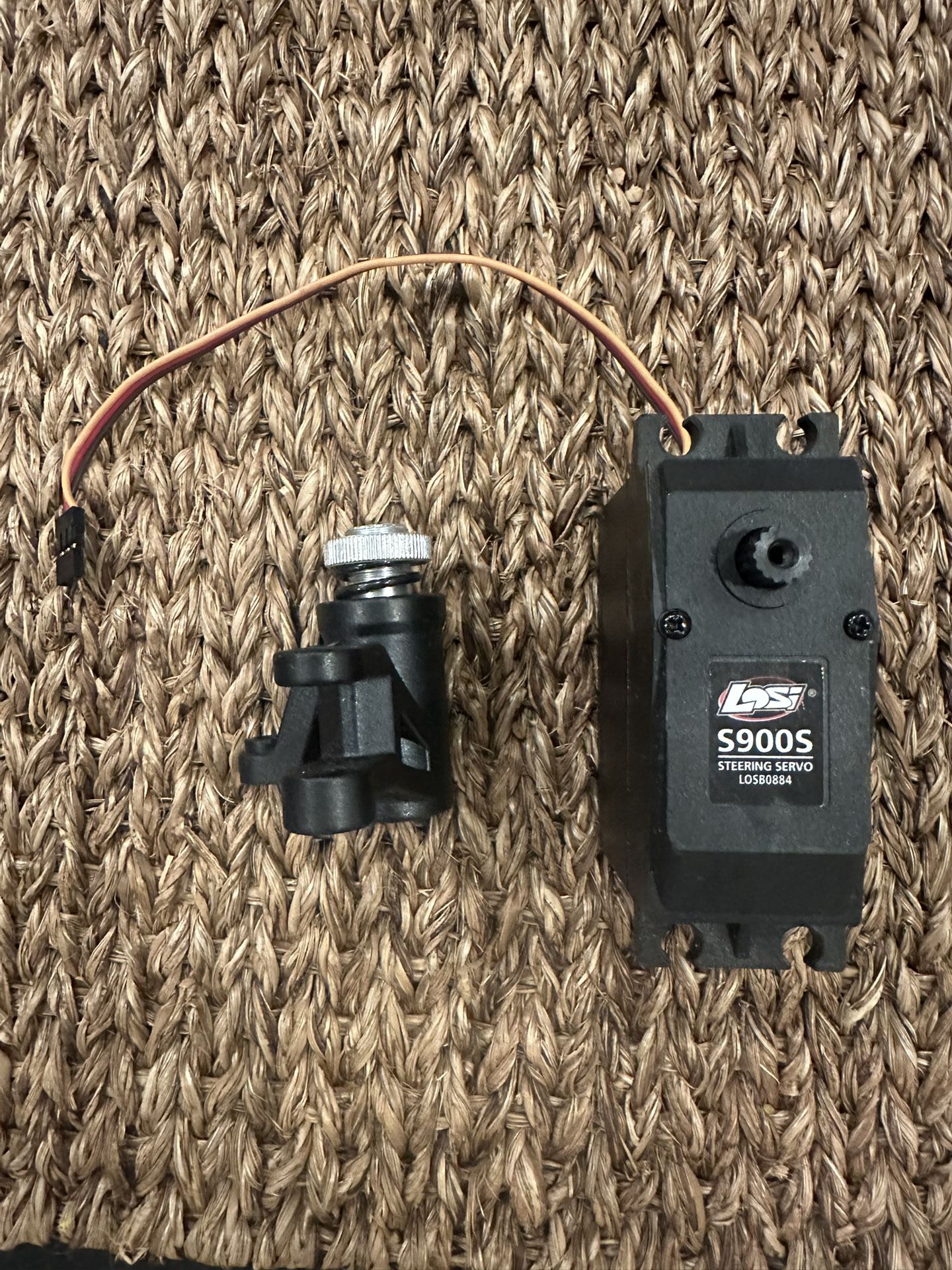 New/Never Used Losi DBXL-E Stock servo w/Bell crank