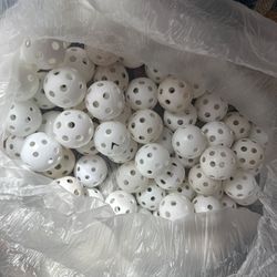 Plastic training golfballs
