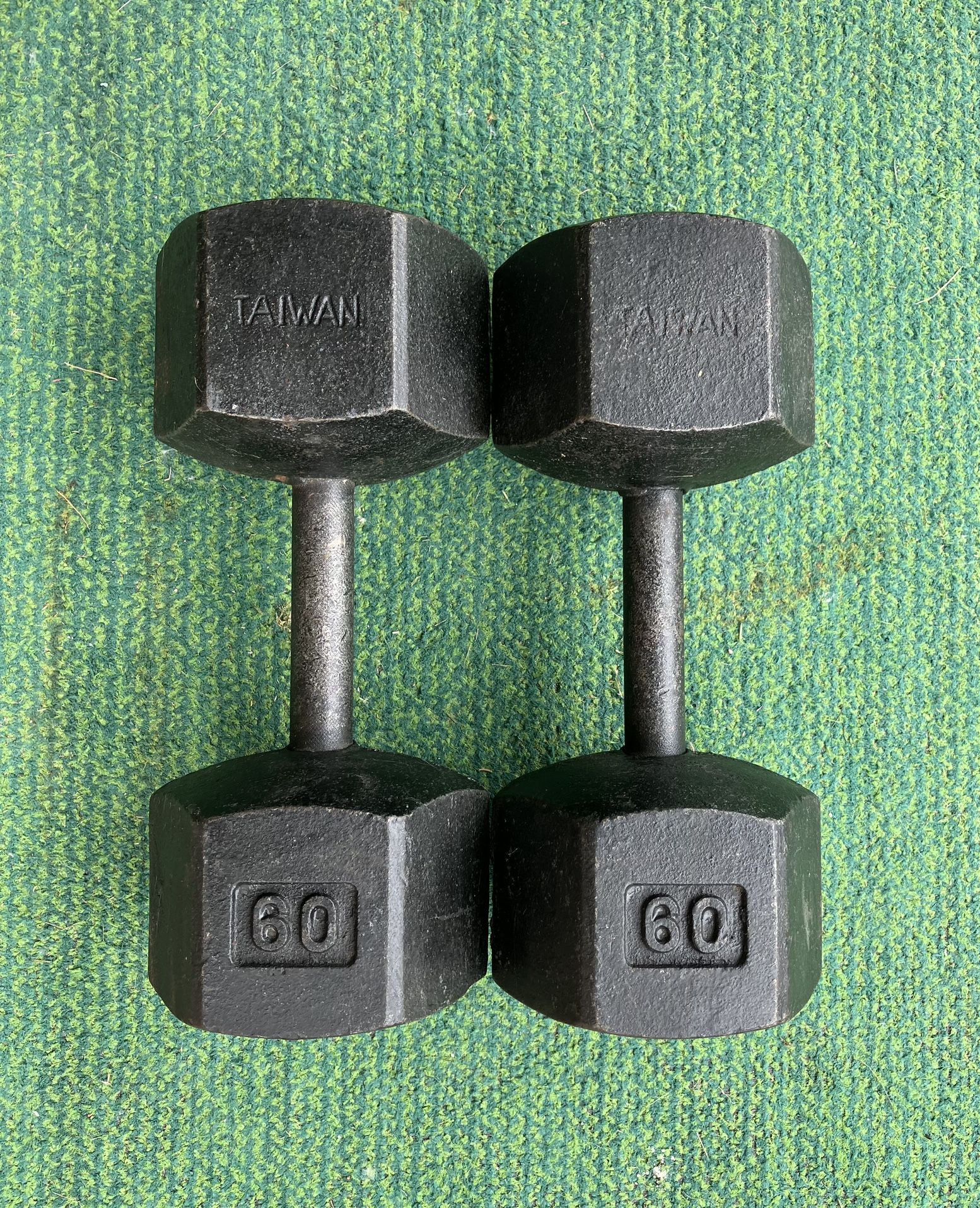 60 lb dumbbells dumbbell set Ibs weights weight pair pounds pound 60lb 60lbs Hex cast iron