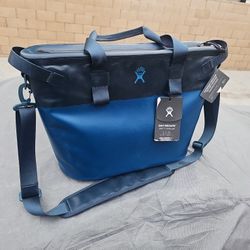 Day Escape 18-Liter Cooler Tote