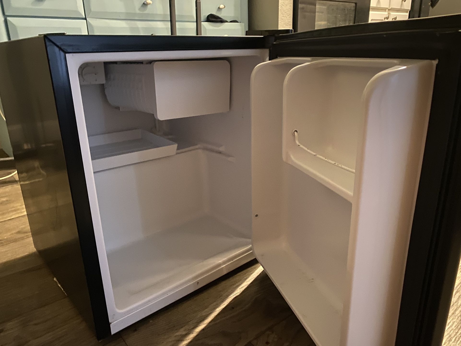 Hisense Mini Fridge