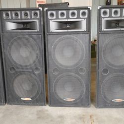 4 Dual 15" full range and 2 18" subs
