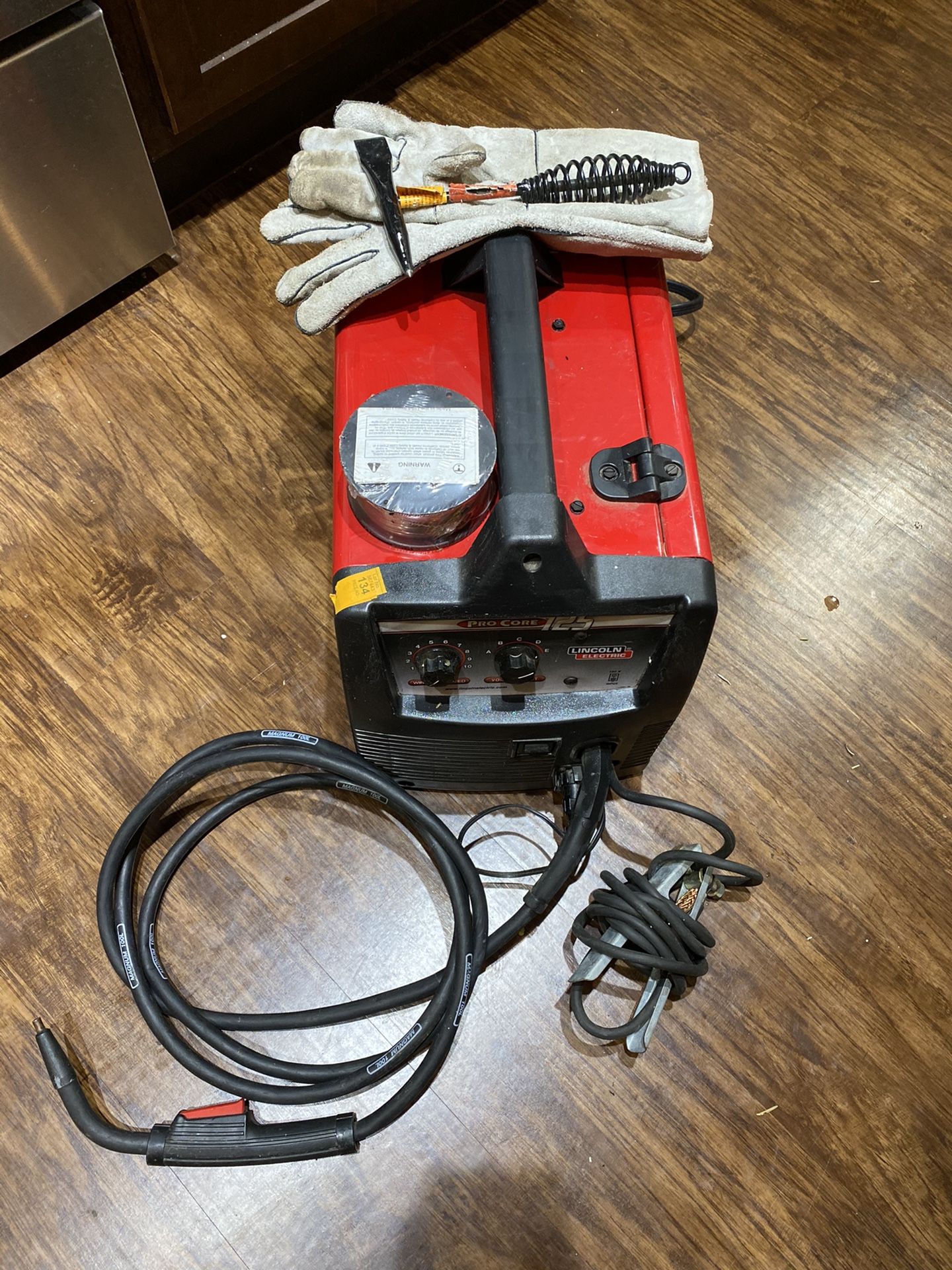 Lincoln Pro Core 125 Welder for Sale in Jacksonville, FL OfferUp