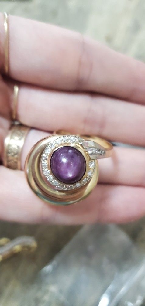 14k Gold Diamonds Star Ruby Ring. So Unique! Heavy.