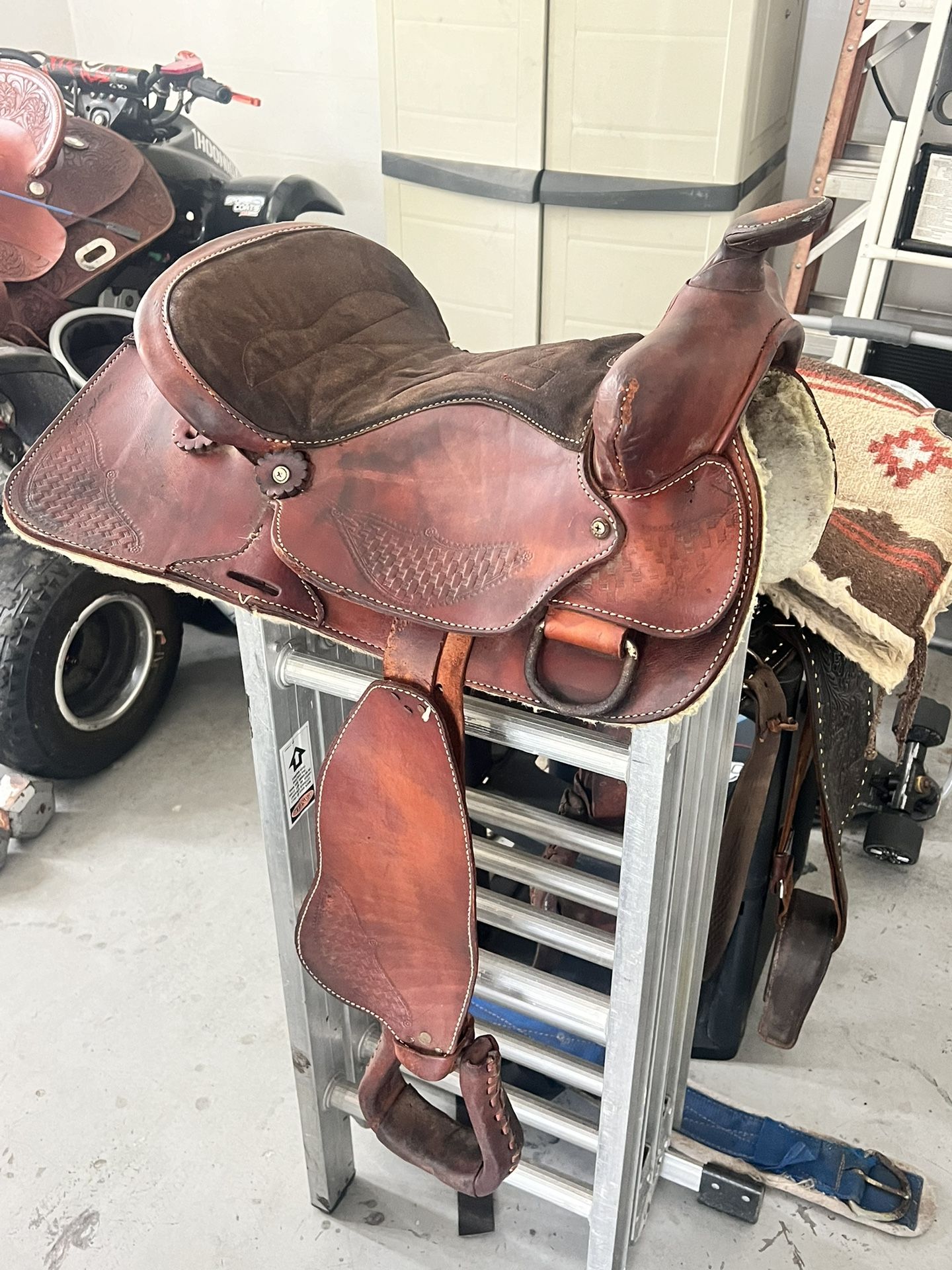Saddle