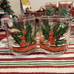 Pair Of 2 Vintage Libbey Holly And Berries Glass Holiday Mugs 