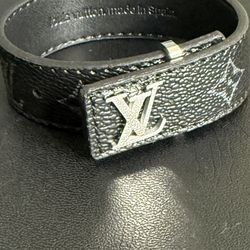 Louiș Vuittoñ Bracelet *NEGOTIABLE*