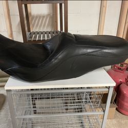 Harley Davidson Mustang Seat streetglide 