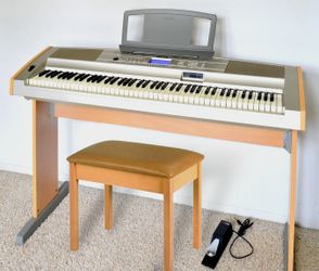 YAMAHA DGX 500 88-key Portable Digital Keyboard with Bench