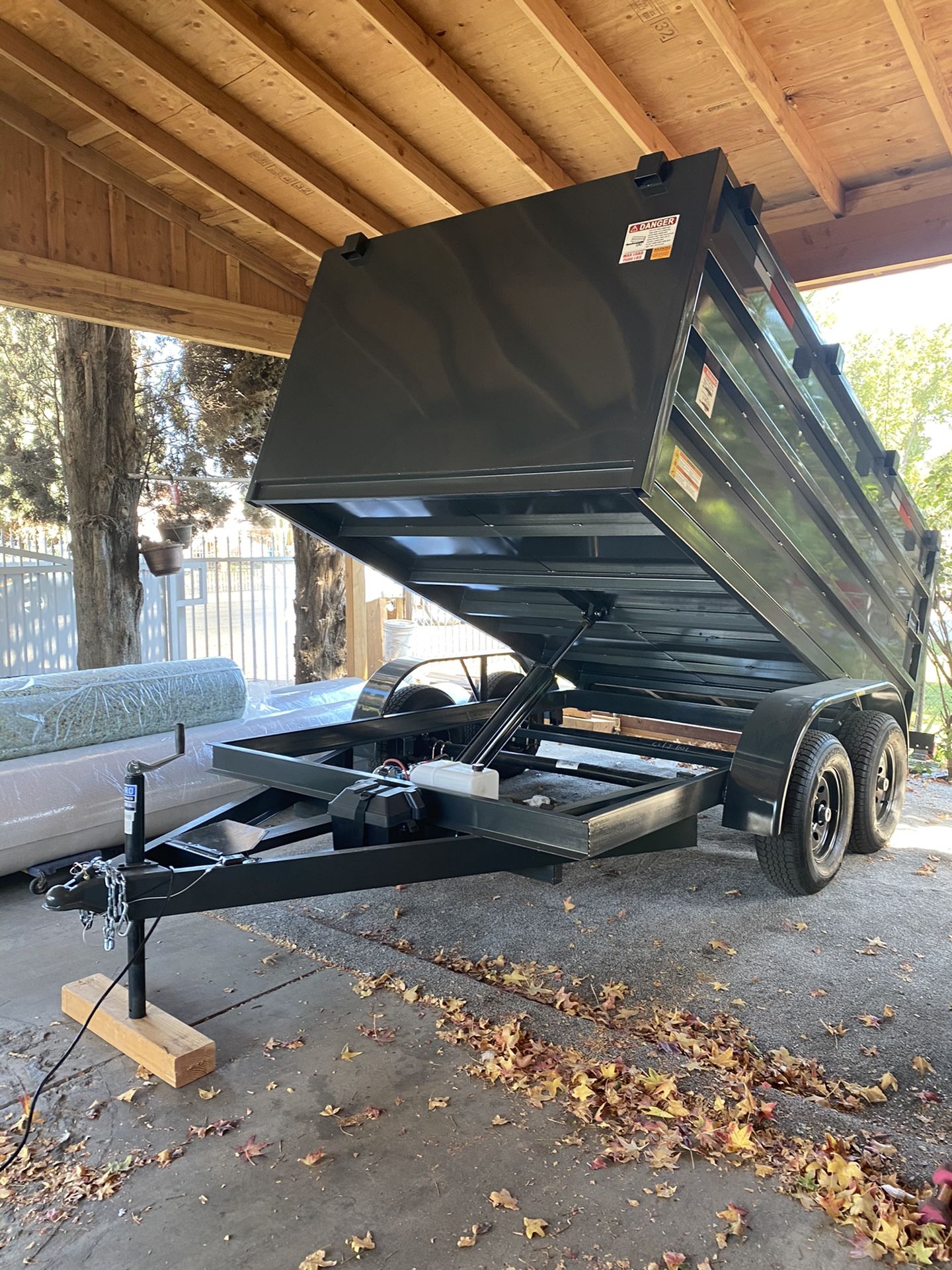 DUMP TRAILER