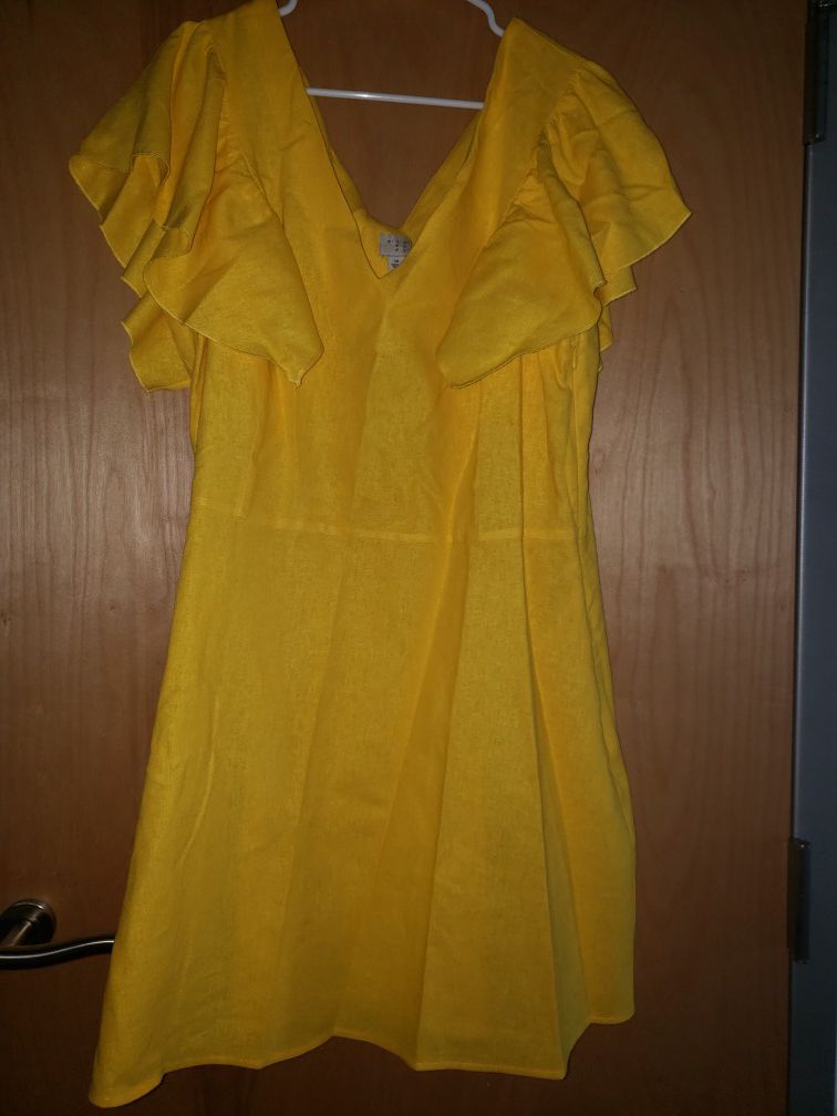Beautiful yellow dress
