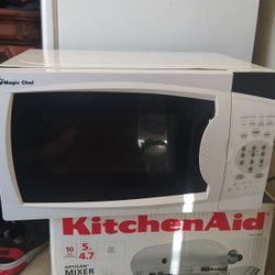 Magic Chef 1000w 1.1 Cuft Microwave