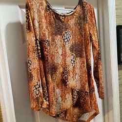 One World Animal Print Top Women’s Size Medium 