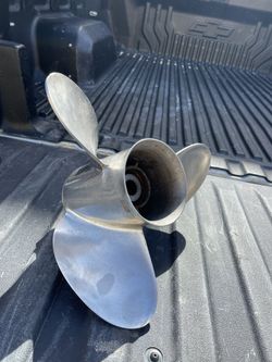 Yamaha 23m Propeller