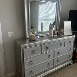 Dresser and Mirror Sofia Vergara collection