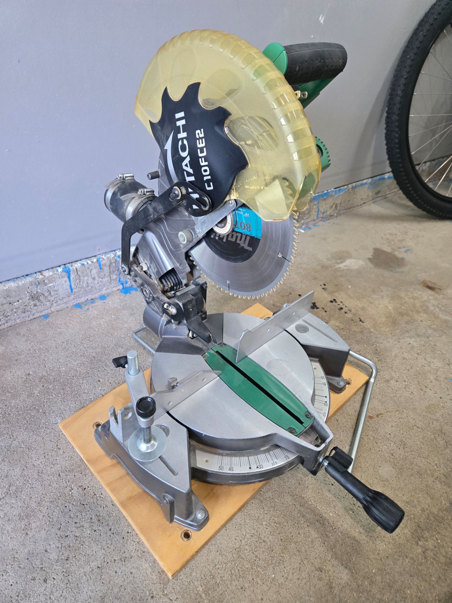 Hitachi 10 in Miter Saw