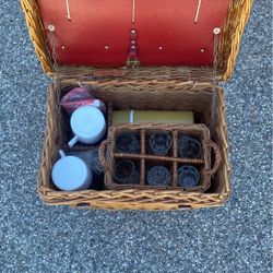 Brexton Picnic Basket