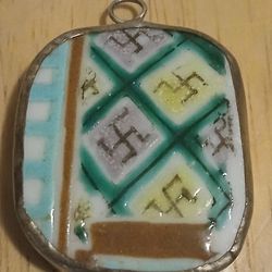 Chinese Shared Pendent