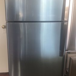 New Refrigerator Ge Stainless 