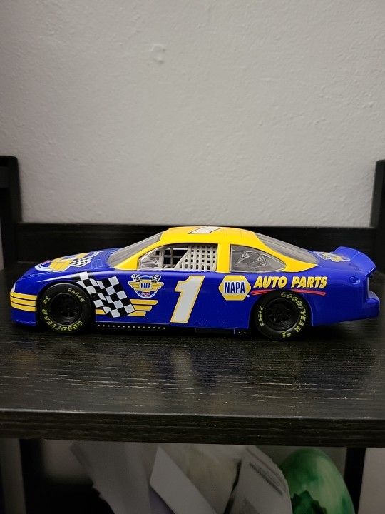 Nascar #1 NAPA 500 Diecast Car 1:24 Scale 1998 Ford Taurus, Action Performance.