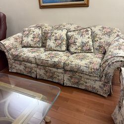 Couch Set  Floral Print Rarely Used Sofas 
