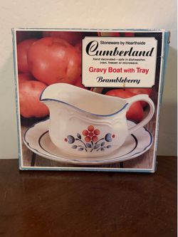 Gravy boat with tray