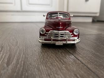 Diecast 1/24 Scale 1948 CHEVROLET FLEETLINE AEROSEDAN  MODEL MOTORMAX 