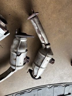 Four catalytic converters for 2018 Infiniti q50 3.0 turbo