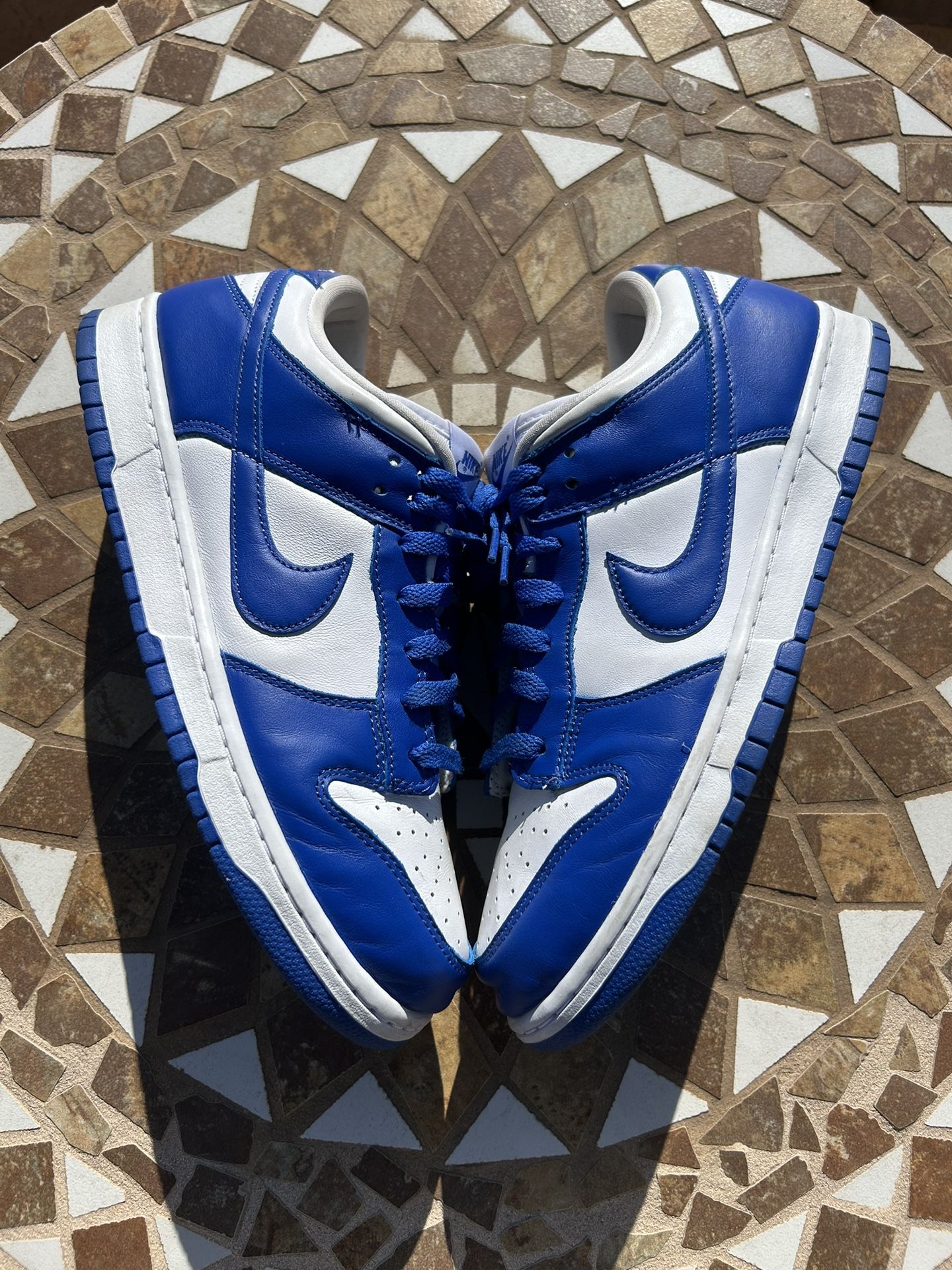 Nike dunk low “Kentucky” Size 11