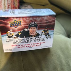 Selling Hockey Pack Chance To Win Rookie Mario Lemu 
