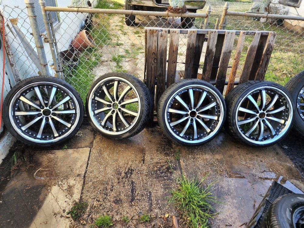 Lexani LSS-10 20" Rim. Lug Pattern 5x114.3