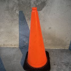 Uline Heavy Duty Standard Traffic Cone - 18", Orange Safety 