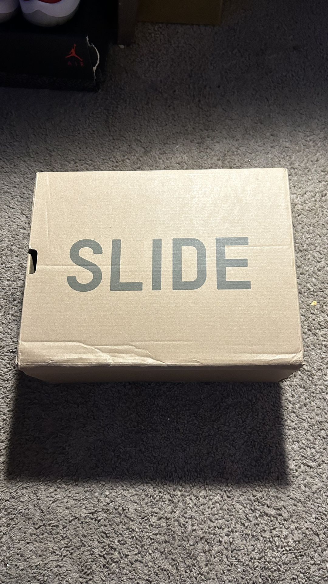 Men’s Yeezy Slide “bone”