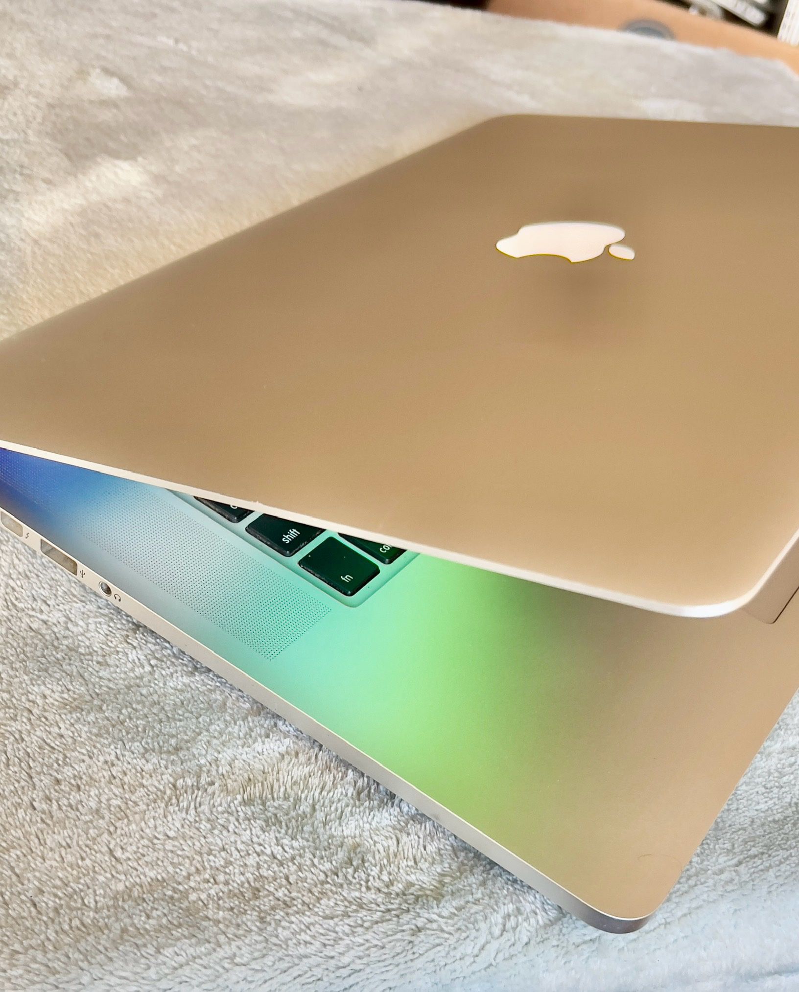 Apple MacBook Pro Retina 15” Quad Core I7, 16GB Ram, 256GB SSD $375 Firm 